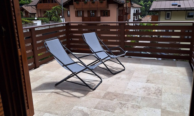 Molveno Apartment | Apartment "the smile" and The Joys with fantastic terrace overlooking the lake *