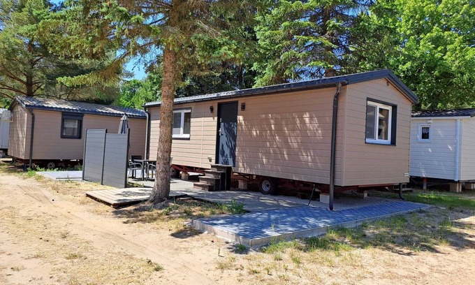 Garden Apartment | Apartment 'Tiny House Lohmen Garder See' with Private Terrace and Wi-Fi