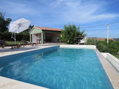 Topid Apartment | Apartment Tireli