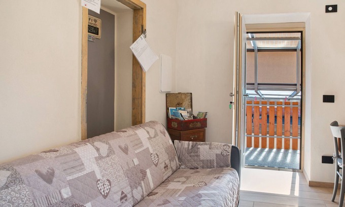 Capo di Ponte Apartment | Apartment 'Tita' with Mountain View, Balcony and Wi-Fi