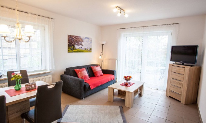 Ladekop Apartment | Apartment - Topaz 1-2