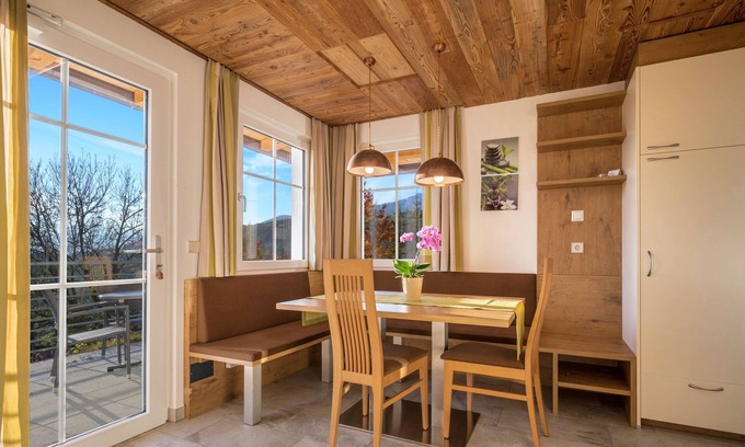 Terento Apartment | Apartment “Treyer 8 Romantica” with Mountain View, Wi-Fi, Terrace & Garden