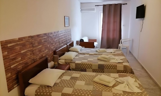 Kalymnos Town Apartment | Apartment 'Triple Room No 3' with Mountain View, Wi-Fi and Air Conditioning