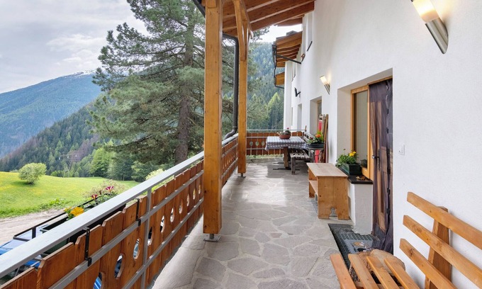 Stelvio Apartment | Apartment 'Tscheppa' with Mountain View, Private Terrace and Wi-Fi