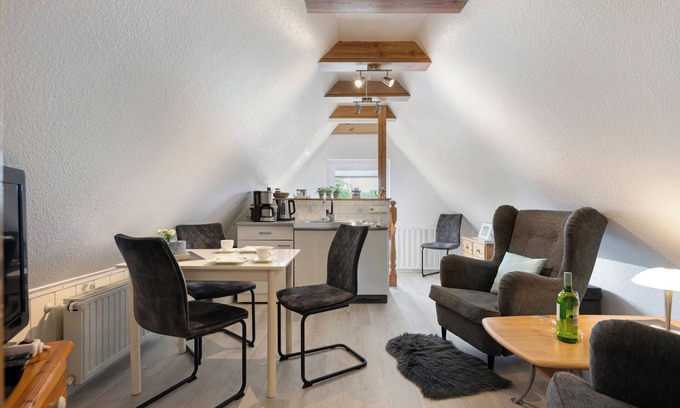 Klixbull Apartment | Apartment 'Tüchsen' with Shared Terrace, Shared Garden and Wi-Fi