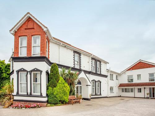 Roundham House | Apartment Two - Uk39835
