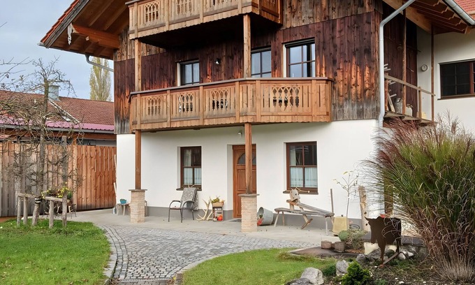 Freilassing Apartment | Apartment 'Untersbergblick' with Mountain View, Balcony and Wi-Fi