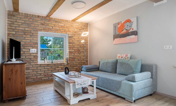 Warrenzin Apartment | Apartment 'Uschi' with Shared Garden and Wi-Fi