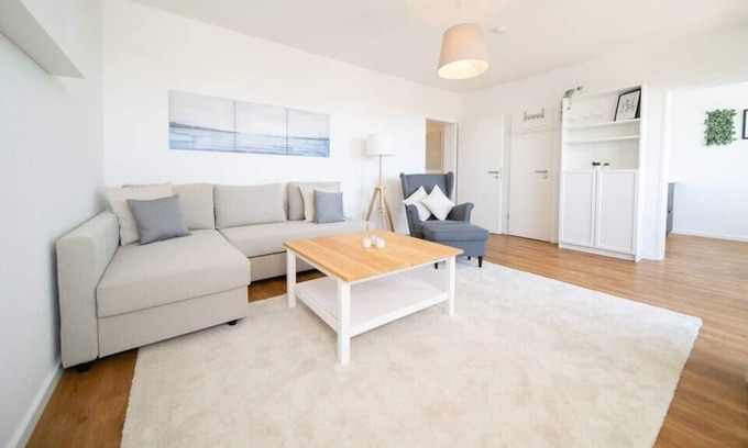 Stadionviertel Condo | ☆ Apartment View | Central | balcony | Industrial fair