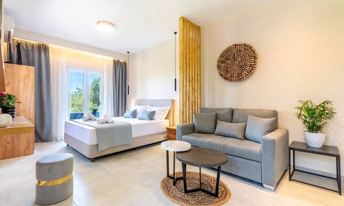 Almiros Beach Apartment | Apartment 'Villa Maria 2' with Sea View, Wi-Fi and Air Conditioning