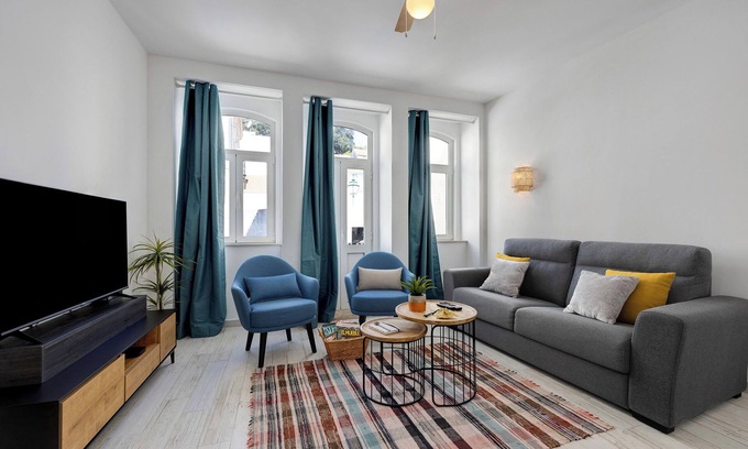 Monchique Apartment | Apartment 'Villa Xique 9' with Balcony, Wi-Fi and Air Conditioning