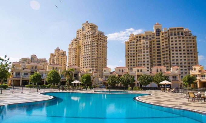 Al Hamra Village Apartment | Apartment with Sea view and Balcony-Royal Breeze