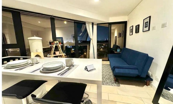 Zona 4 Apartment | Apartment W/Balcony overlooking downtown
