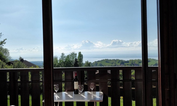 Thollon-les-Memises Apartment | Apartment with magnificent lake view, 450m from cable car