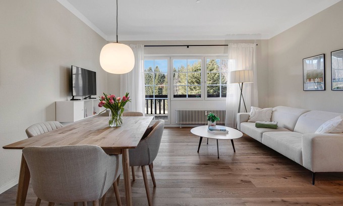 Hinterzarten Apartment | Apartment 'Waldglück' with Mountain View, Shared Garden and Wi-Fi