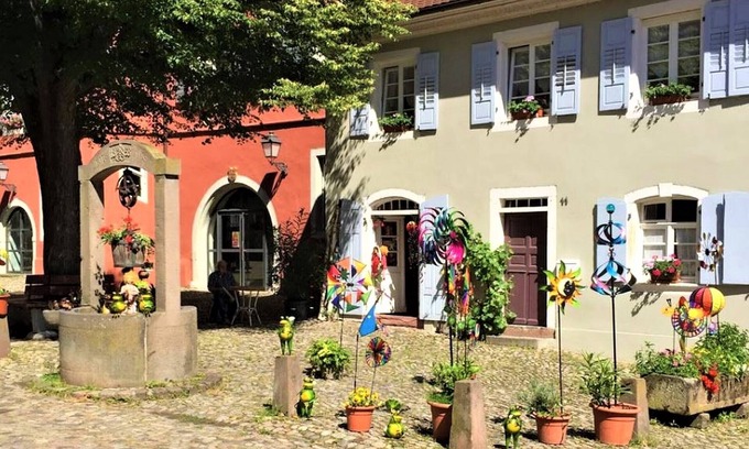 Burkheim Apartment | Apartment 'Wein- Und Vesperstube' with Private Terrace and Wi-Fi