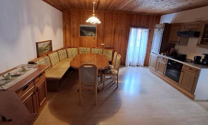 Rohr im Gebirge Apartment | Apartment Weintraube