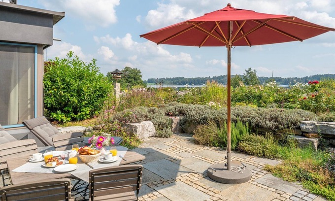 Pelham Apartment | Apartment "Wellvital" with Private Terrace & Wi-Fi