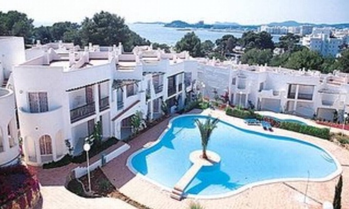 Siesta Apartment | Apartment with 1 bedroom, living room with 2 beds, kitchen, bathroom. Private Urb.