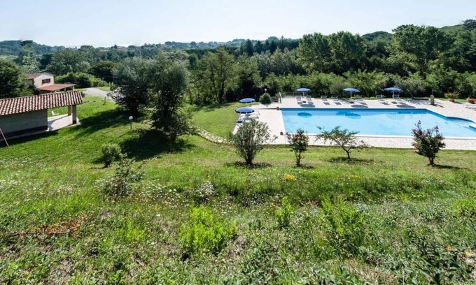 Fauglia House | Apartment with 3 bedrooms, 1 bathroom and garden with furniture and bbc