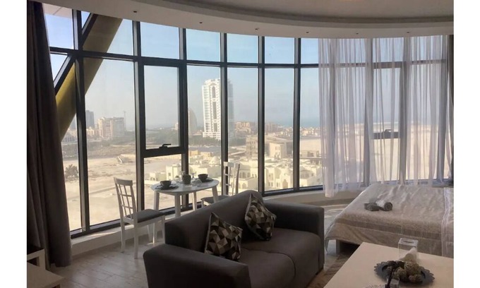 Block 428 House | Apartment with a city view. Manama, Seef.