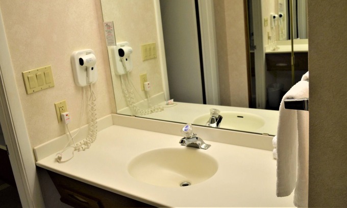 South Richland House | Apartment with a whirlpool - Amon Park Studios - Best option for longer stay