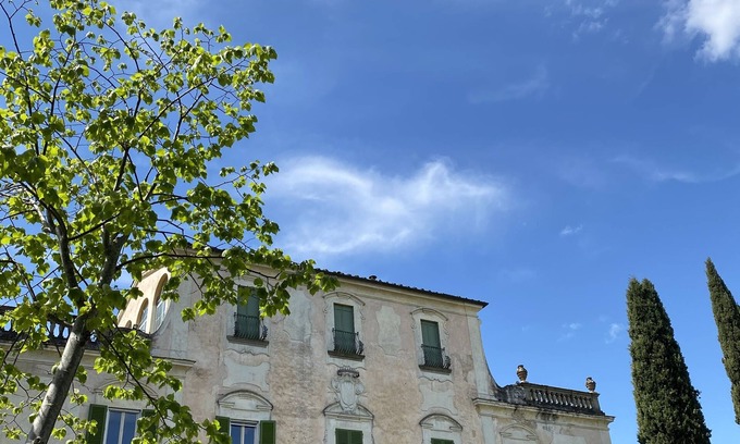 Cantagrillo Apartment | Apartment with access to pool in the annex of an 18th-century villa