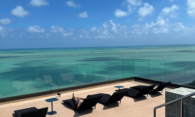 Maceio Apartment | Apartment with balcony, double Wi-Fi, seafront of Pajuçara in Maceió, 24-hour reception