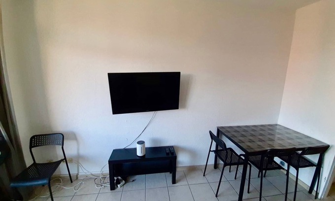 Hammfeld Apartment | Apartment with Balcony, Neuss