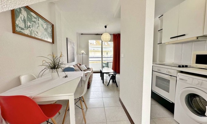 Isla Apartment | Apartment with beach view and pool - 4406