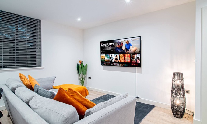 Cartworth Apartment | Apartment with Beautiful Views Holmfirth
