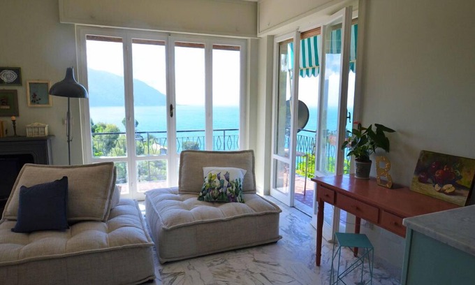 Sori Apartment | Apartment with breathtaking sea view and garden