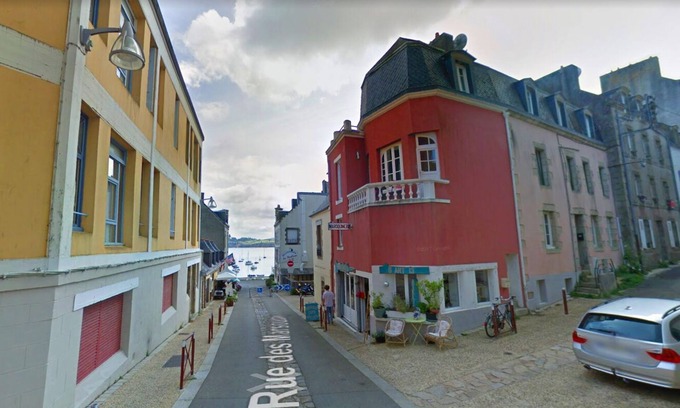 Douarnenez Apartment | Apartment with character