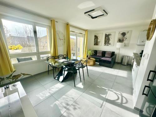 Chessy Apartment | Apartment with Disneyland view!