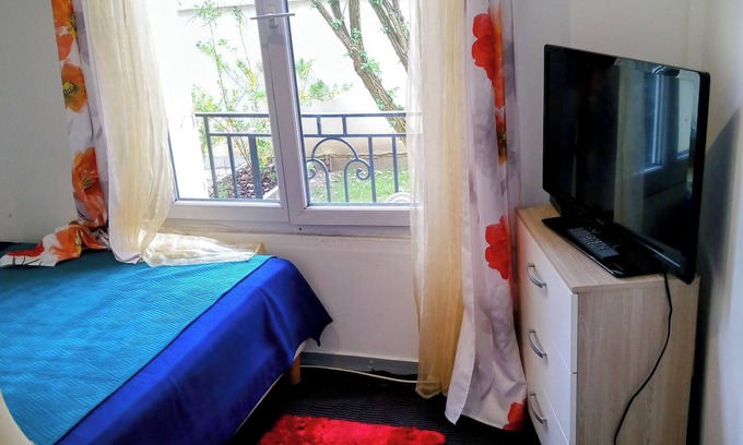 Charenton-le-Pont Apartment | Apartment with garden near Maisons-Alfort veterinary school, metro 8