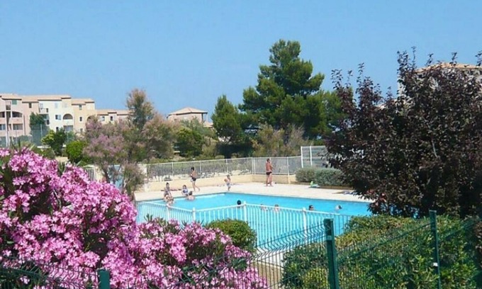 Foulquines Apartment | Apartment with garden and pool