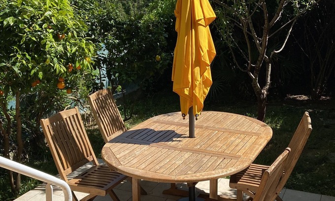Estanove Apartment | Apartment with garden, communal pool and tennis court 15 minutes from the beach