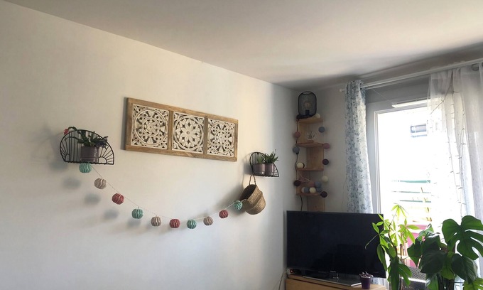 Voreppe Apartment | Apartment with garden and covered terrace