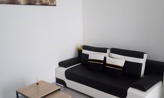 Puyoo Apartment | Apartment with garden and freestanding pool