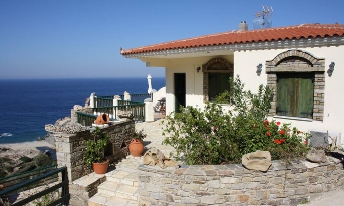 Armenistis Apartment | Apartment with large terrace