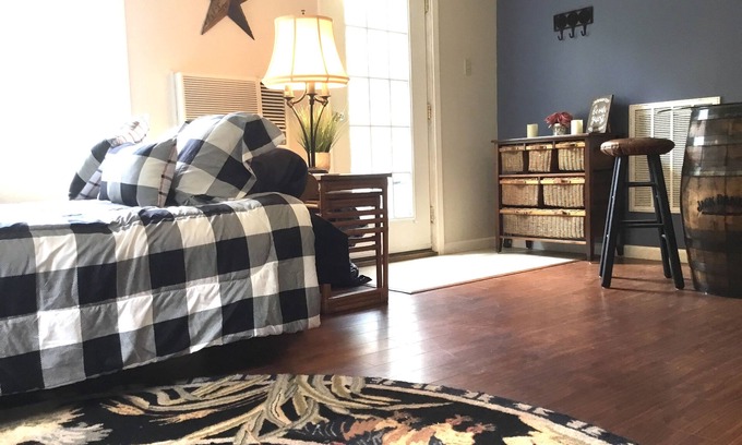 Blaine Apartment | Apartment with loft, an hour away from the Great Smokey Mountains
