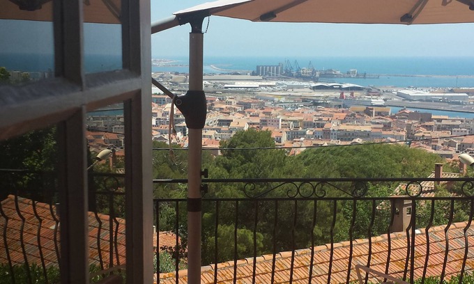 Sete Apartment | Apartment with magnificent sea/city view, near downtown Sète, St Clair