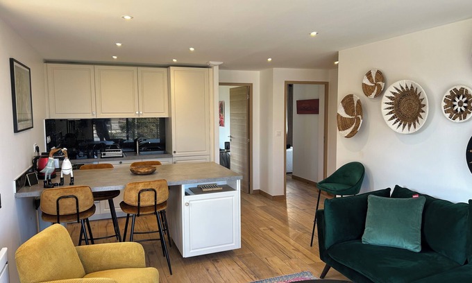 Saint-Jorioz Apartment | Apartment with Panoramic Terrace in a rural area, 5 minutes from the center