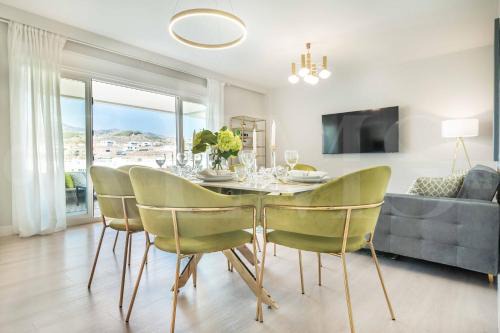 Malaga-Este Apartment | Apartment with parking, gym & terrace by REMS