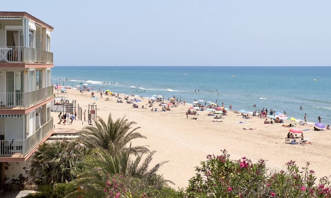 Gava Apartment | Apartment with pool in Gavá Mar
