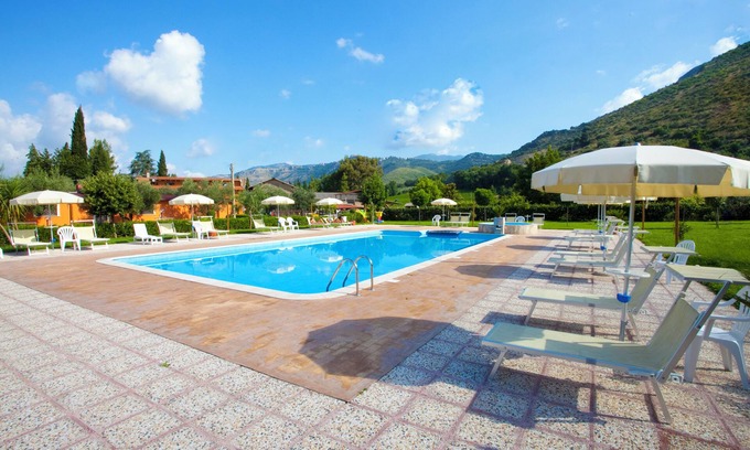 Sermoneta Apartment | Apartment with pool use, terrace, historical centre, for family