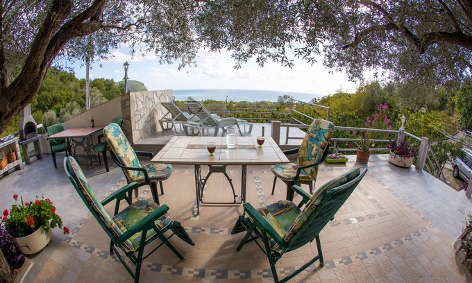 Kaluđerac Apartment | Apartment with sea view and pool - Among the olives