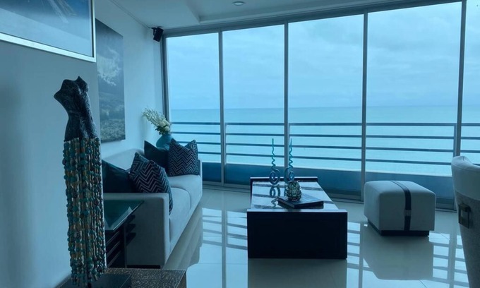 Salinas Apartment | APARTMENT WITH SEA VIEW, 1 MINUTE FROM THE BEACH!