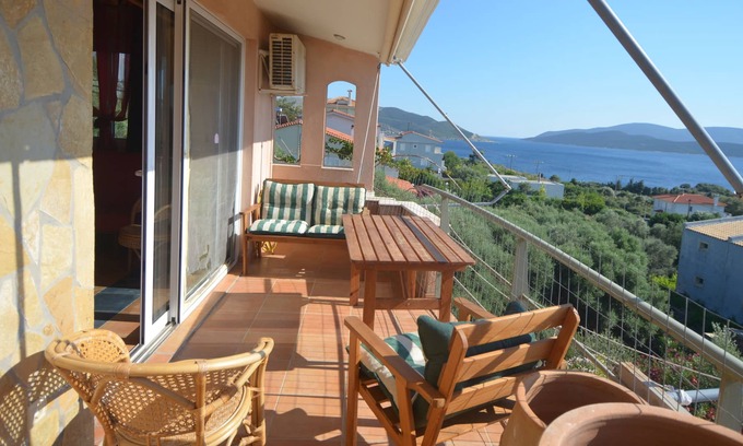 Marmari Condo | Apartment With Sea View For 14 people 1h From Athens In Evia