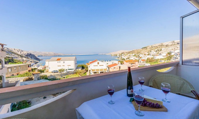 Metajna Apartment | Apartment with sea view, free WiFi, free parking